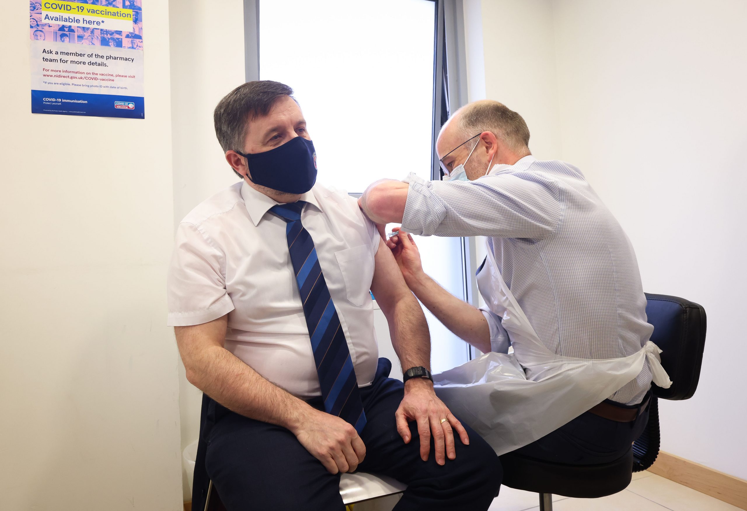 Health Minister receives his Covid-19 vaccine at a community pharmacy